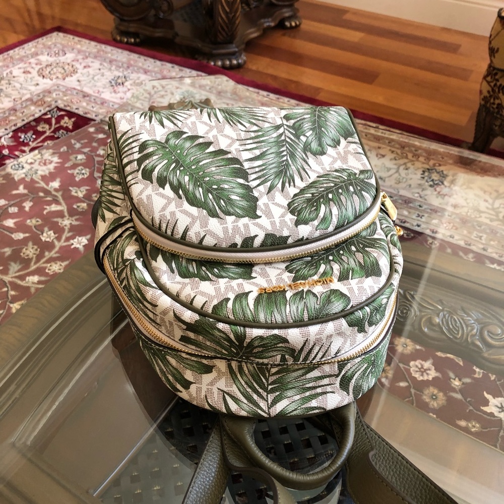 Authentic Michael Kors palm tree medium backpack - Picture 5 of 8